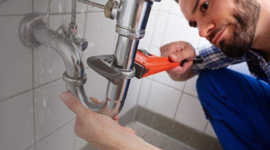 Expert burst pipe repair services in Lovejoy, IL